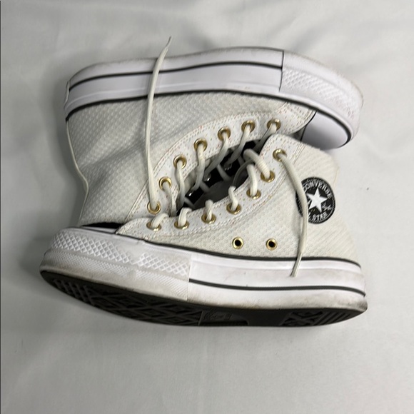 Converse White Canvas Sneakers Iconic High-Top Design - Picture 6 of 9